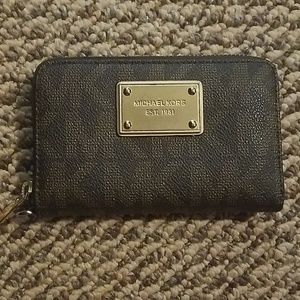 Micheal Kors Wristlet